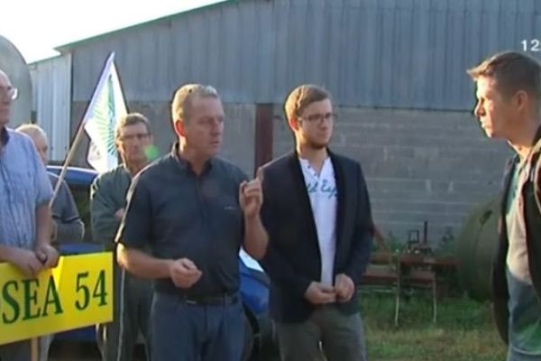 Les agriculteurs défendent leur position.