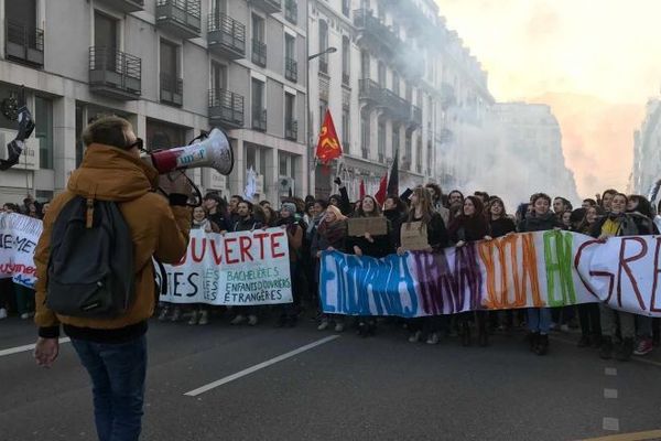 Les jeunes étaient très mobilisés contre la réforme des retraites lors de la grève du 10 décembre.