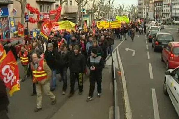 A Clermont-Ferrand, jeudi matin, près de 2000 personnes ont répondu à l'appel de la CGT.