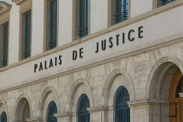 Cold Case : 22 ans après les faits, un homme est jugé pour le meurtre d'une quinquagénaire, mère célibataire dans la Drôme.  Le procès doit durer quatre jours : du 25 au 28 septembre 2023.