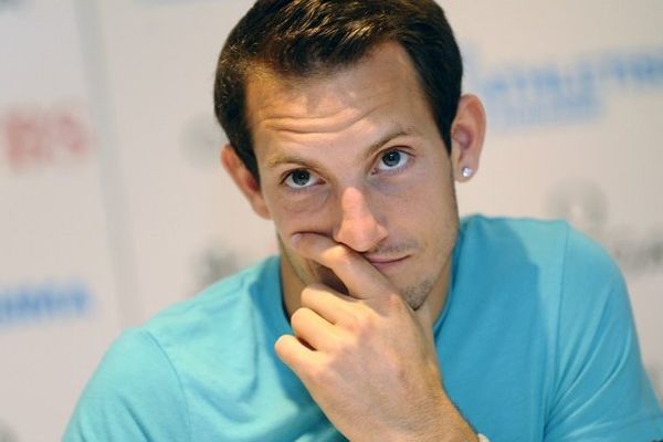 Le perchiste clermontois Renaud Lavillenie, médaillé d'or aux Jeux Olympiques de Londres en 2012, a confié, lors d'une conférence de presse à Lausanne le 3 juillet 2013, ne pas faire "une obsession" des six mètres.