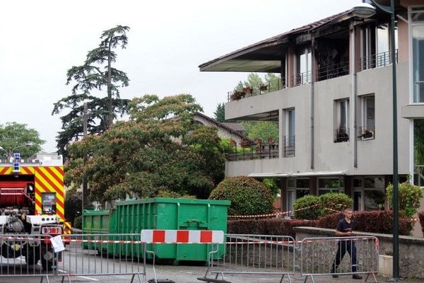 Au lendemain du drame, un enquête a été ouverte pour déterminer l'origine précise de l'incendie