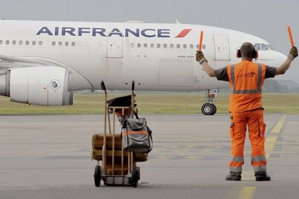 Les postes de 2 900 employés d'AirFrance sont menacés par le plan de restructuration. 