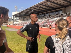 Stéphane Diagana au stade Delort à Marseille pour une journée de test et de conseils afin de bien préparer le prochain Marseille-Cassis.