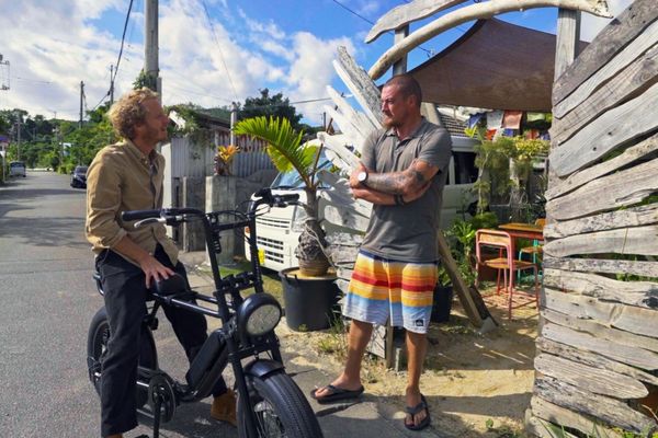 Arnaud Lauqué retrouve Julien Bécot sur l'île d'Okinawa où il va nous présenter un Japon hors des sentiers battus.