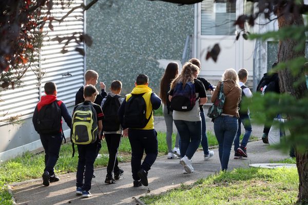  Des élèves du collège Solignac de Strasbourg effectuent leur rentrés scolaire.