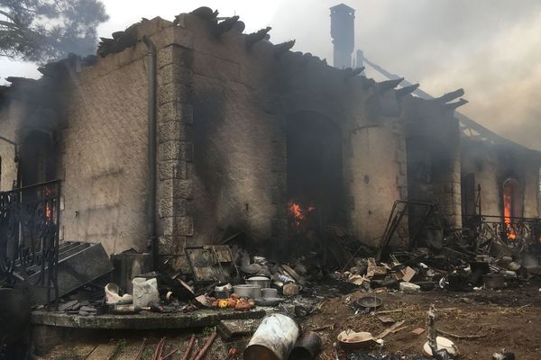 L’occupant de la maison est blessé à la main, il a été évacué vers le centre hospitalier de Brive avant d’être accueilli dans un foyer logement.