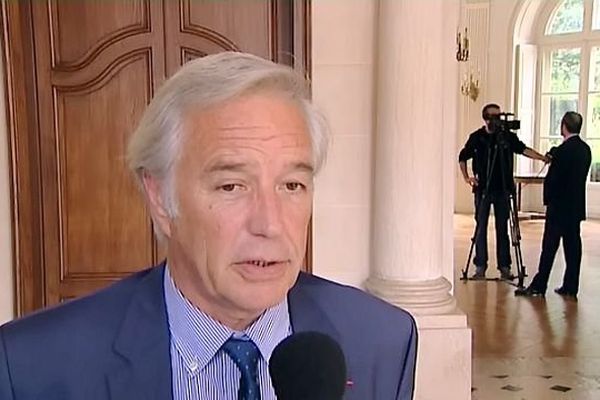 Les sénateurs PS veulent décortiquer le montage juridique et financier de la collecte de l'écotaxe par Ecomouv', a annoncé François Rebsamen.