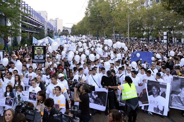 marche blanche organisée en hommage à Kevin et Sofiane le 2 octobre 2012