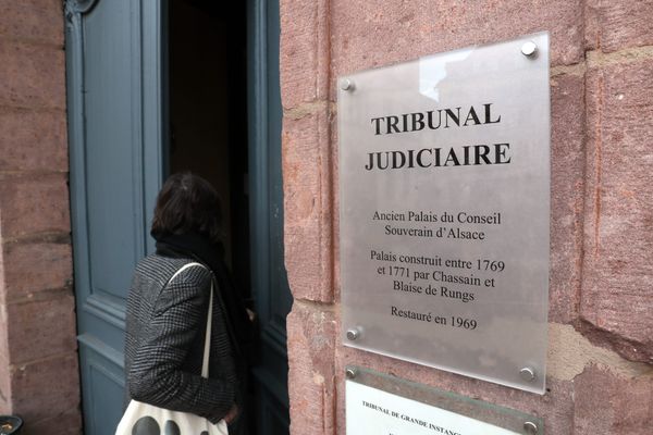 L'entrée du tribunal judicaire de Colmar, Haut-Rhin.