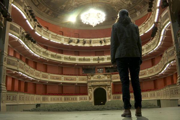 Construit en 1824, le théâtre Charles Dullin a été conçu comme une réplique de taille réduite de la célèbre Scala de Milan. D'où le nom de "petite Scala" qui lui est attribué depuis 200 ans. Son bicentenaire sera largement fêté à Chambéry.