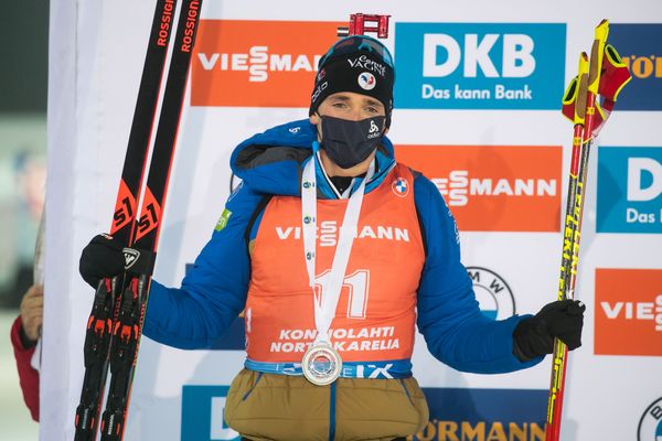 Fabien Claude, sur le podium, après sa deuxième place à la poursuite de Kontiohlati, le 5 décembre 2020.