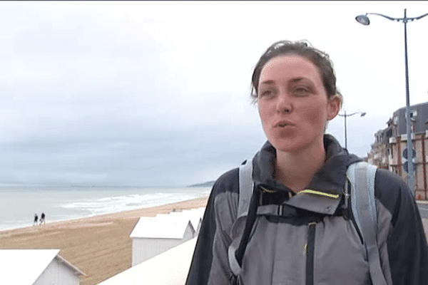 Cette jeune Normande fait le tour de la Normandie à pied pour la bonne cause.