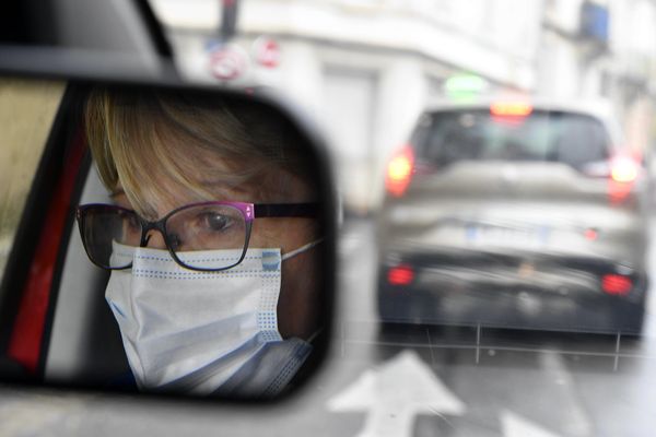 "Nous savons que la bataille n’est pas gagnée et que la sortie du confinement ne signifie malheureusement pas la fin des contraintes et des précautions." Françoise Souliman, préfète de l'Ardèche appelle à la vigilance malgré le déconfinement.