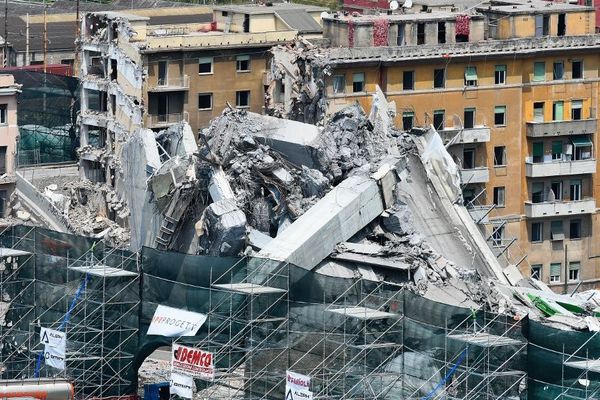 Le 28 juin 2019, il a fallu détruire les restes du pont Morandi à l'explosif, en attendant la reconstruction.