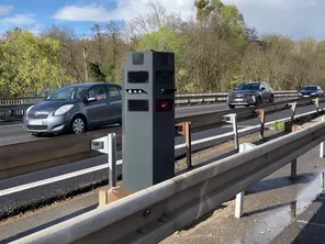 Un des nouveaux radars de covoiturage à Ostwald, sur la M35, au sud de Strasbourg.