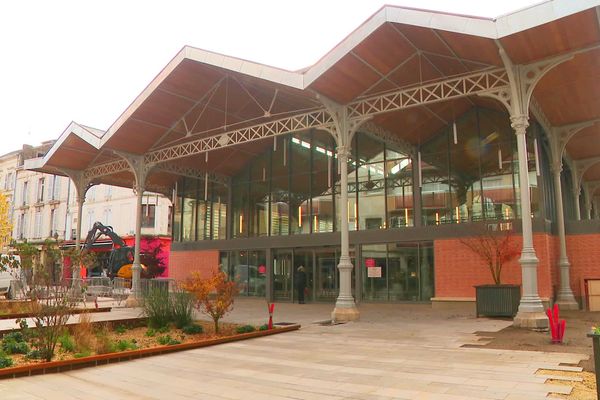 Les halles de Bergerac ouvertes pour les fêtes de fin d'année, mais avant la fin des travaux