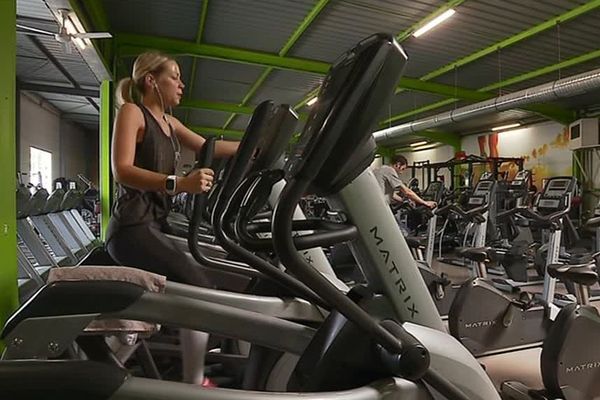 Face au succès des salle de cross training, les chaînes de salles de gym s'adaptent et ouvrent aussi ce type de structures. C'est le cas de Liberty Gym et C. Box rue Edison à Besançon. 