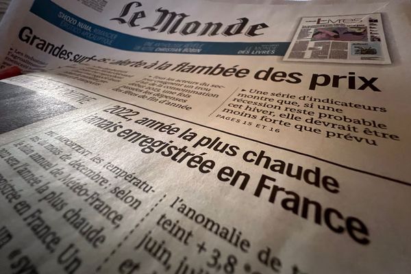 Une du journal Le Monde sur l'année 2022, la plus chaude jamais enregistrée en France.