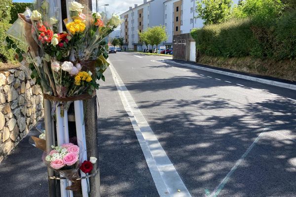 Un jeune homme de 19 ans a été tué par balle à Cherbourg (Manche) à la suite d'un refus d'obtempérer. La policière soupçonnée du tir mortel a été placée en garde à vue pour homicide volontaire.