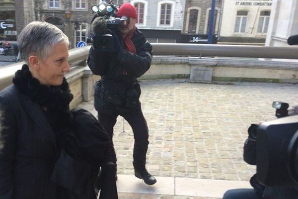 L'avocate de la mère de la fillette, Maître Fabienne Roy-Nansion, est arrivée au tribunal de Boulogne-sur-Mer dans la foulée de sa cliente