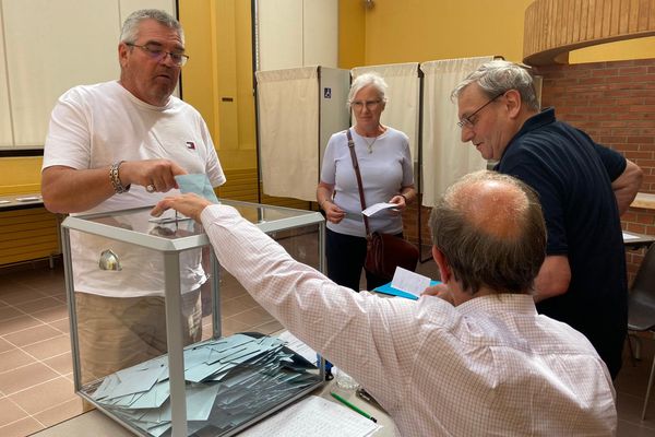 Bureau de vote en Sarthe à La Suze