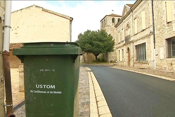 L'USTOM a mis en place la redevance incitative en place depuis 2013, depuis les coûts se sont envolés et devraient encore augmenter pour financer le traitement des déchets... Le syndicat se heurte de plus en plus à des usagers mécontents