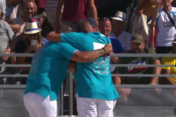 Mondial la Marseillaise à pétanque 2022, Courtois se qualifie pour la finale au terme d'une partie rocambolesque contre Salvini