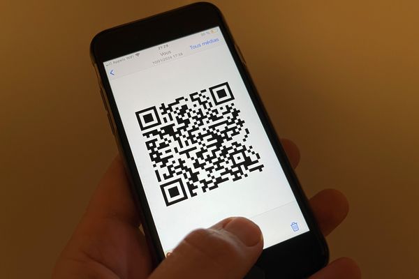 Le QR code a été inventé par un inégnieur japonais en 1999. Aujourd'hui, des cyberescrocs essaient de dérober informations personnelles, mots de passe ou coordonnées bancaires, grâce à un pictogramme qui dissimule un lien internet frauduleux.