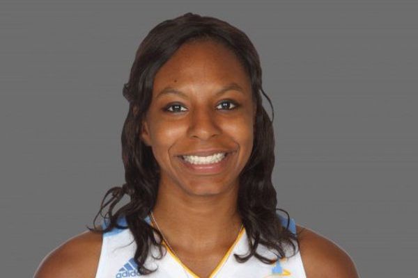 Eshaya Murphy vient de signer avec le Tango Bourges Basket. 