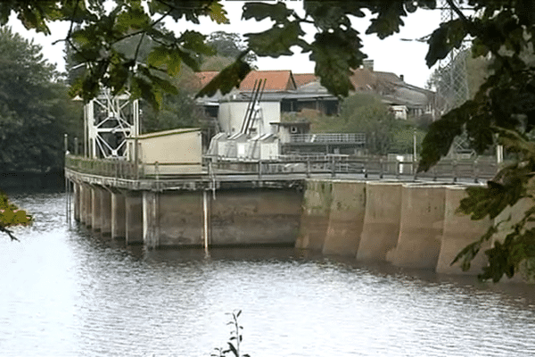 C'est à proximité de ce barrage que deux jeunes hommes se sont noyés ce vendredi après-midi.