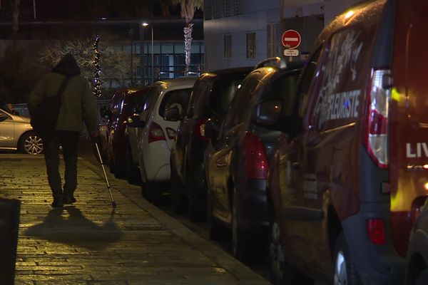 Dans le centre-ville, les bénévoles connaissent précisément les lieux où s’abritent les SDF.