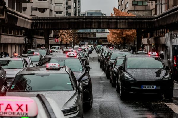 Les chauffeurs de taxis vont manifester ce lundi 29 janvier, dès 6h30 à Bordeaux.