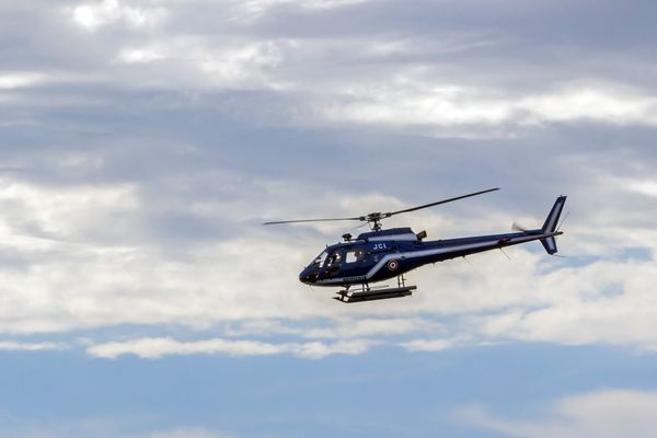 La gendarmerie a survolé Saint-Cirgues-en-Montagne ce dimanche matin pour confirmer la présence d'une Free-party.