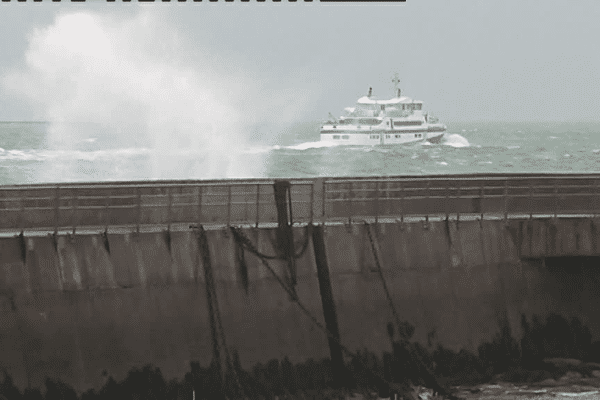 Le Conquet, dimanche 31 décembre 2017, avant l'arrivée de la tempête Carmen et l'annulation des liaisons vers les îles.