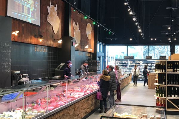 Boucherie-charcuterie, poissonnerie, fruits et légumes, produits laitiers... 30 producteurs alsaciens proposent leurs produits au Sillon