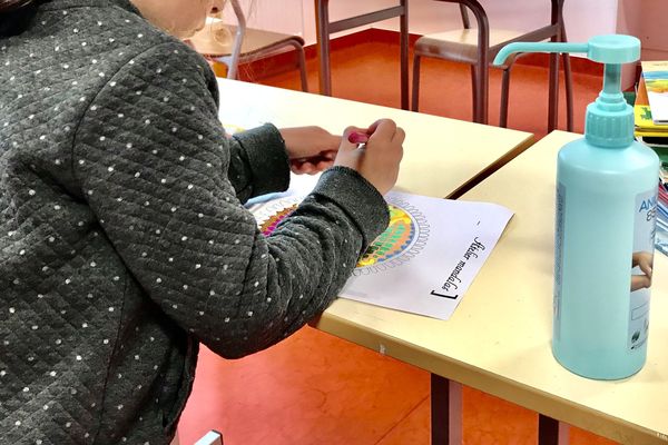 Le plus jeunes respectent soigneusement les règles d'hygiène tout au long de la journée.