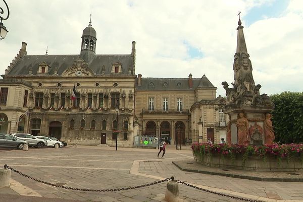 Les quatre candidats présents au premier tour des élections municipales à Noyon sont toujours en lice au second tour.