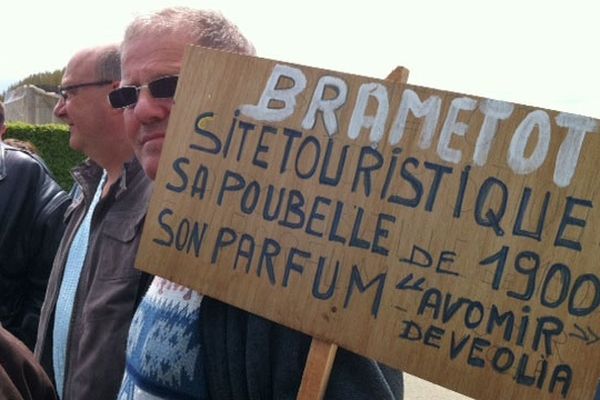 Un manifestant vendredi 17 mai à Brametot