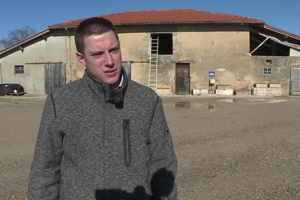 Fabien Thomasson n'a pas revu ses deux fils, aujourd'hui âgés de 10 et 12 ans, depuis 2015. Leur mère, originaire de Russie, est partie en cachette avec eux. Le jeune agriculteur aindinois a pourtant obtenu leur garde. Comment parvient-il à tenir ? "J'ai la force grâce à l'association", résume le jeune homme.