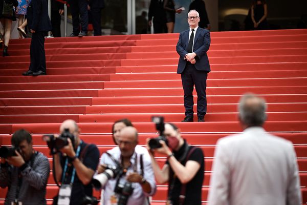 Thierry Frémaux, délégué général du Festival de Cannes un peu isolé après l'altercation qu'il a eue avec un policier municipal