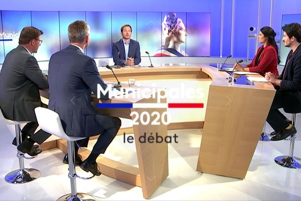 le plateau du débat pour Cherbourg-en-Cotentin animé par Sylvain Rouil