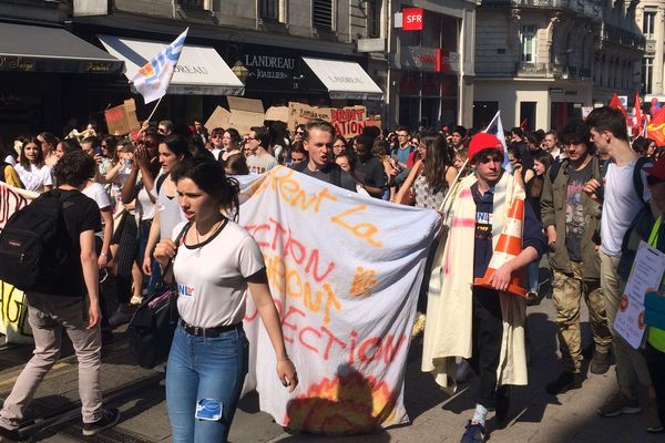 2 000 personnes dans les rues d'Angers le 19 avril 2018