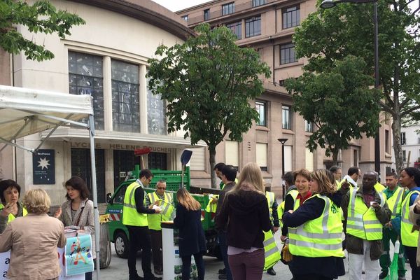 1ère édition de l’opération « Paris, fais-toi belle » Tous les habitants volontaires sont invités à y participer. 