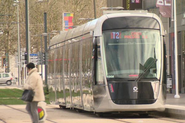 Pour la deuxième journée consécutive, le froid complique le trafic des tramways à Caen.