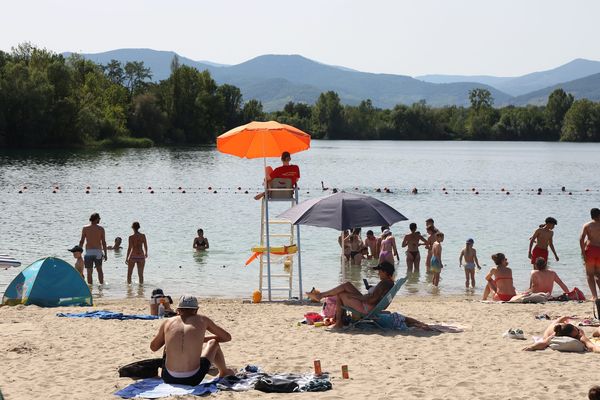 La base nautique Colmar plage