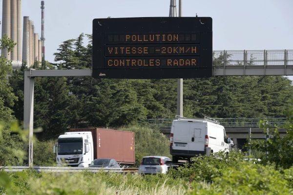 A compter du vendredi 26 février, des mesures de limitation de vitesse sont en vigueur dans le Puy-de-Dôme, en raison de la pollution.