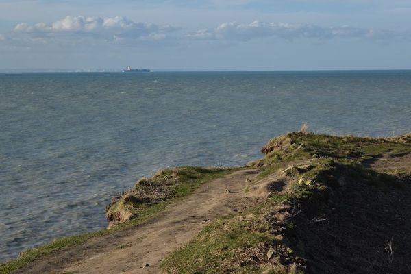 Les côtes anglaises vues du Cap Blanc-Nez.