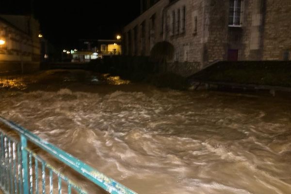 L'eau est vite montée dans cette commune ardennaise.