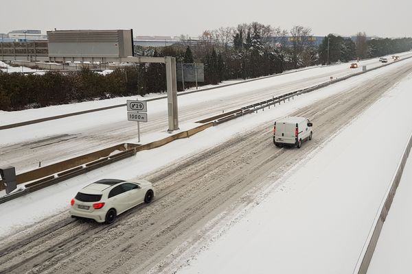 Montpellier - l'A.9 sous la neige est fermée à la circulation - 28 février 2018.